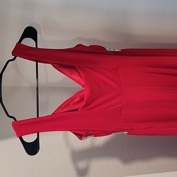 Dress - Picture 4 of 4